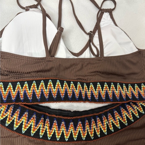 New V-Neck High Waisted Bikini Set. Size Large - Picture 8 of 9